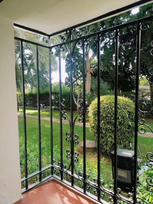 Studio Paris Apartment Estepona Ngoại thất bức ảnh
